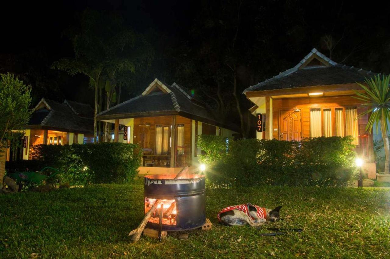 Brick House Hostel Pai Ngoại thất bức ảnh